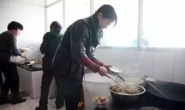 杀猪视频,揭秘网络传播的残忍杀猪视频